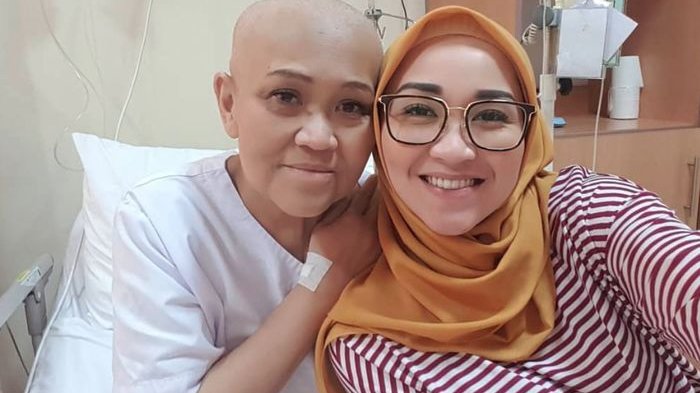 istri-indro-warkop-nita-octobijanthy-dan-anak-kedua-mereka-hada-kusumonegoro_20181008_200148
